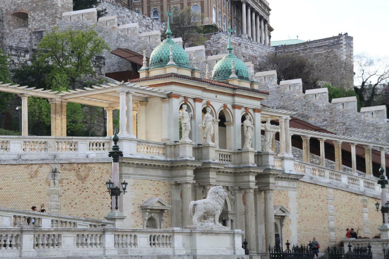 Christine Apartment Close To The Buda Castle Budapest Exterior photo